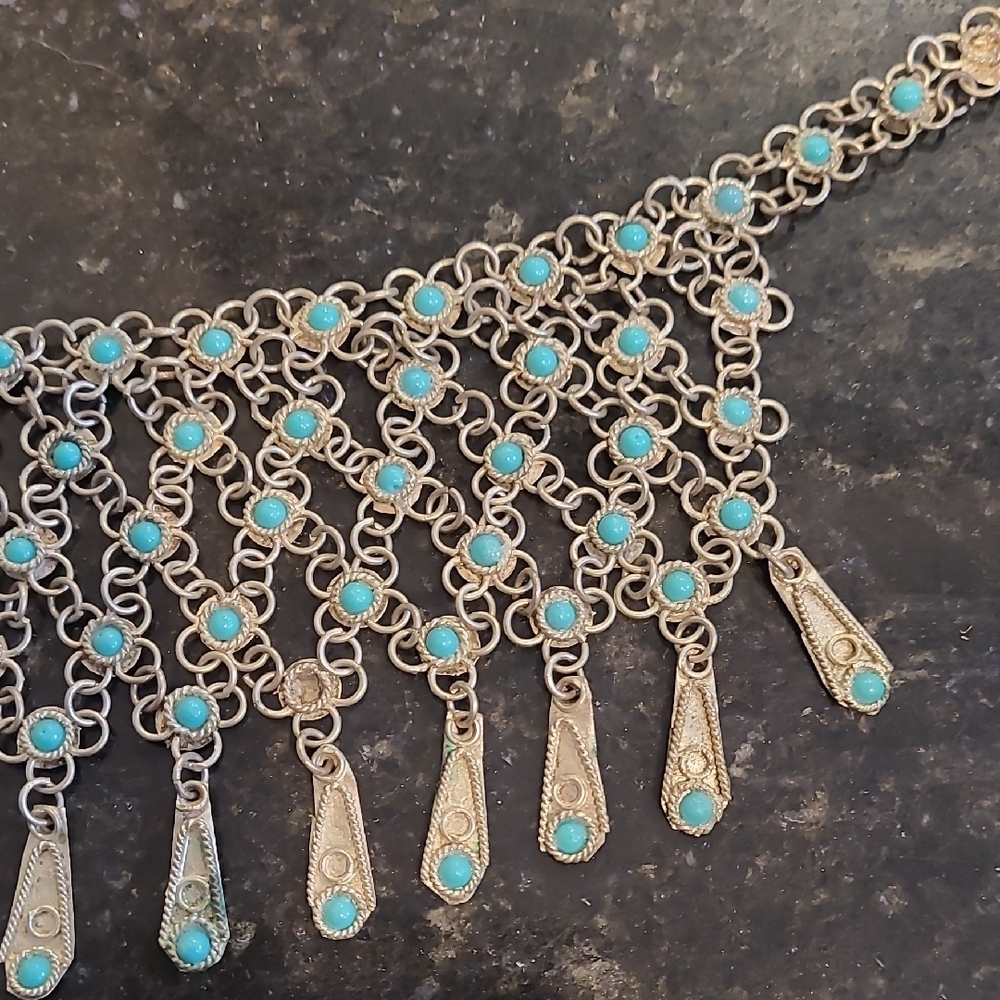 Elegant Silver and Turquoise Necklace